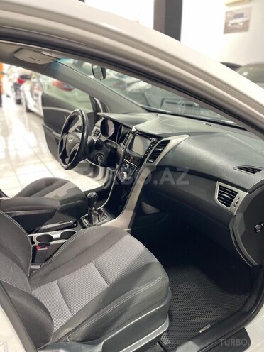 Hyundai i30-11