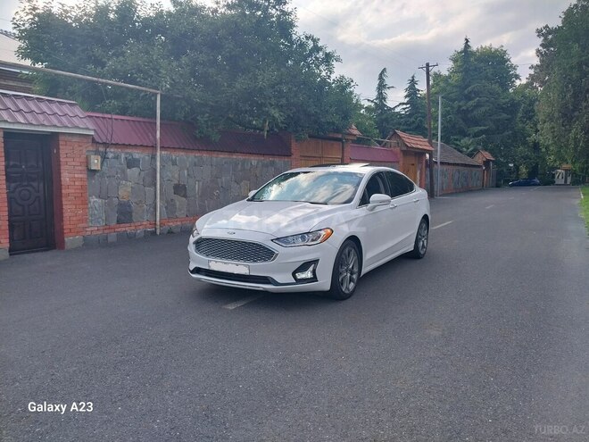 Ford Fusion (North America) 2019, 154,121 km - 1.5 l - Qax
