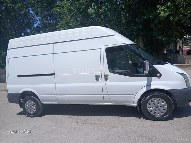Ford Transit-3