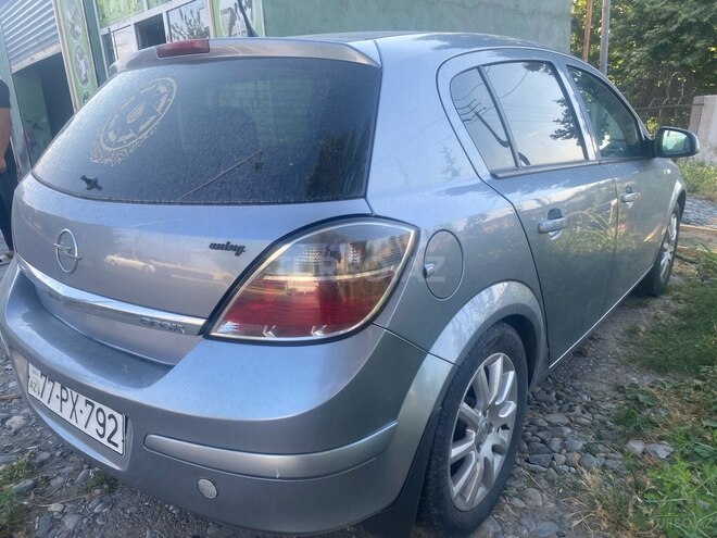 Opel Astra 2009, 255,555 km - 1.4 l - Bərdə