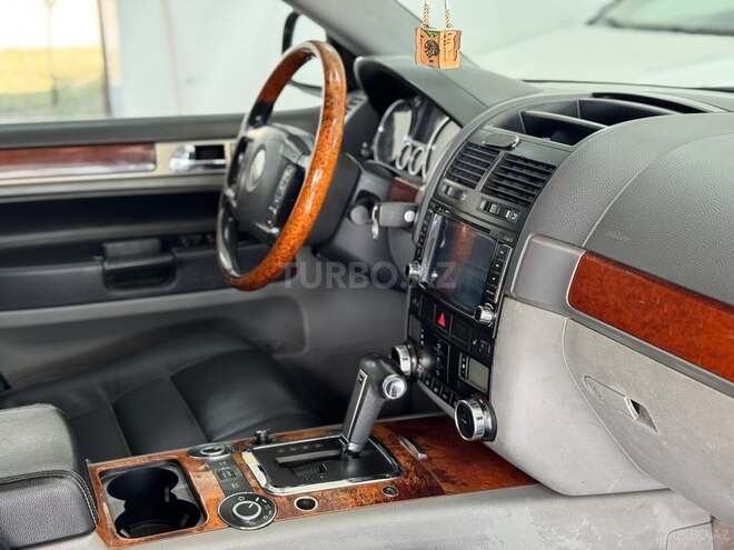 Volkswagen Touareg-20