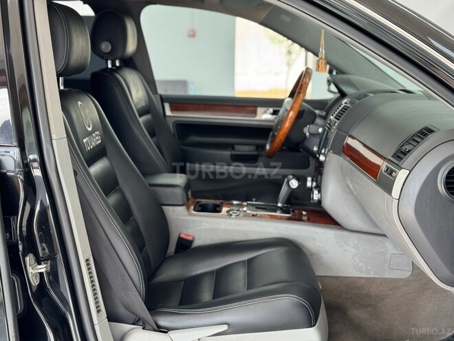 Volkswagen Touareg-21