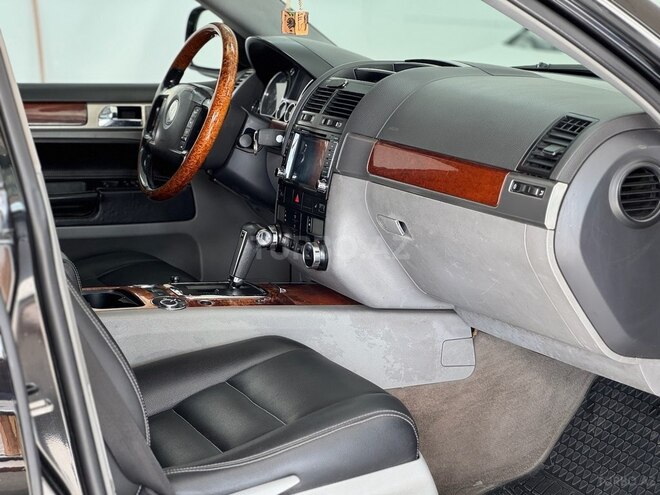 Volkswagen Touareg-11