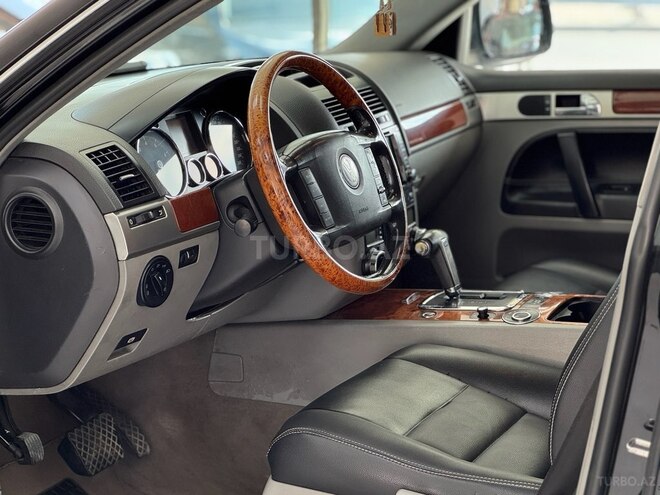 Volkswagen Touareg-10