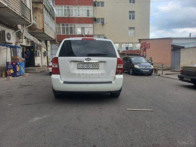 Kia Carnival 2011, 257,000 km - 2.7 l - Quba