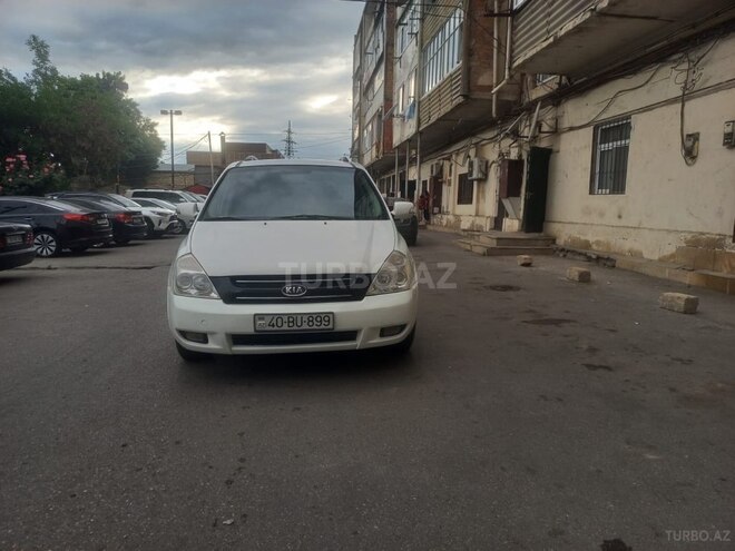 Kia Carnival 2011, 257,000 km - 2.7 l - Quba