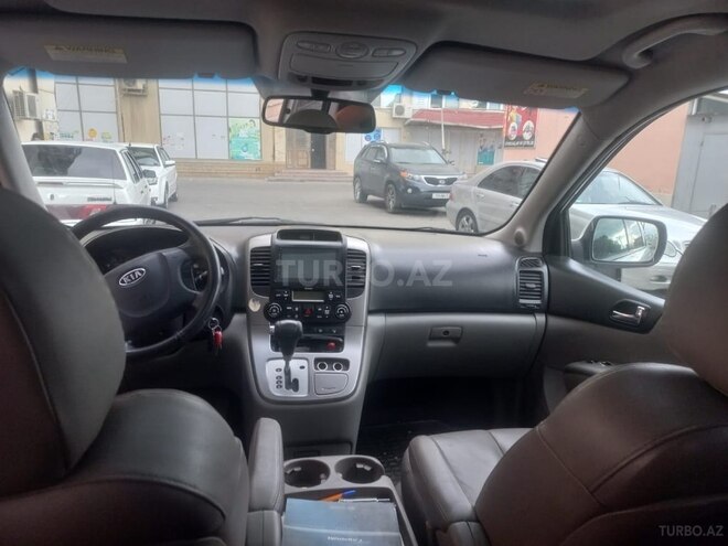 Kia Carnival 2011, 257,000 km - 2.7 l - Quba