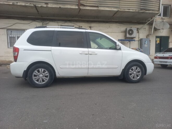 Kia Carnival 2011, 257,000 km - 2.7 l - Quba