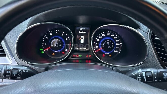 Hyundai Santa Fe-9