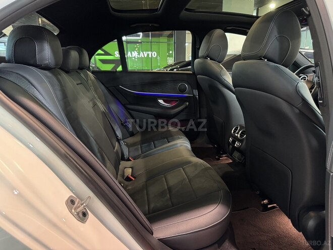 Mercedes E 300 de-13