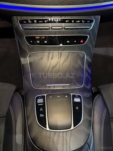 Mercedes E 300 de-17