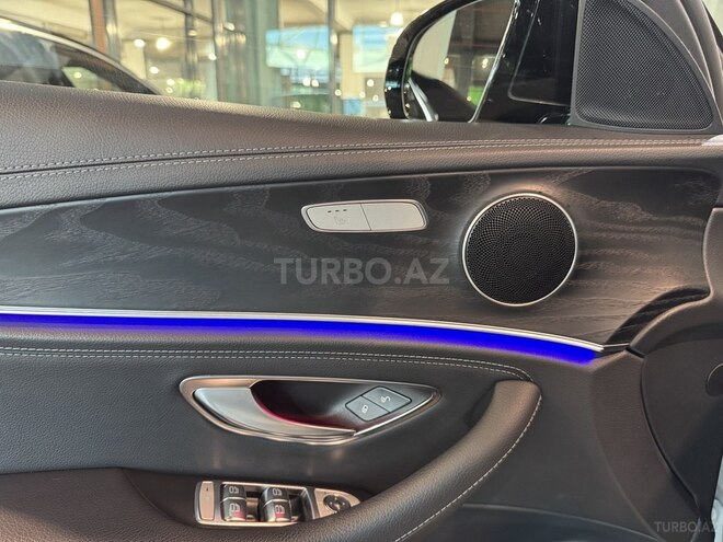 Mercedes E 300 de-18