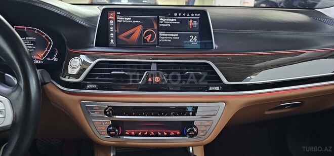 BMW 750 2019, 111,000 km - 4.4 l - Bakı