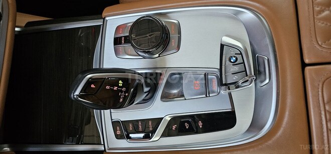 BMW 750 2019, 111,000 km - 4.4 l - Bakı