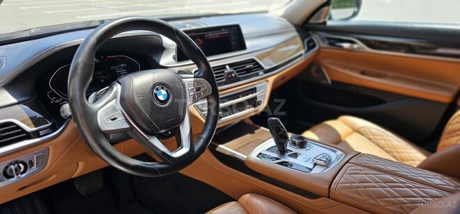 BMW 750 2019, 111,000 km - 4.4 l - Bakı