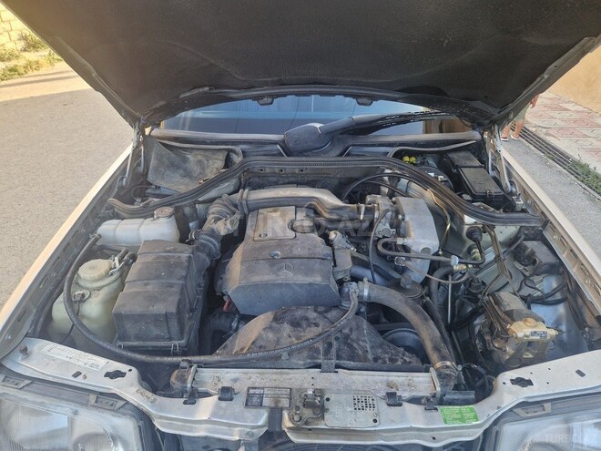 Mercedes E 220 1993, 300,000 km - 2.2 l - Xaçmaz