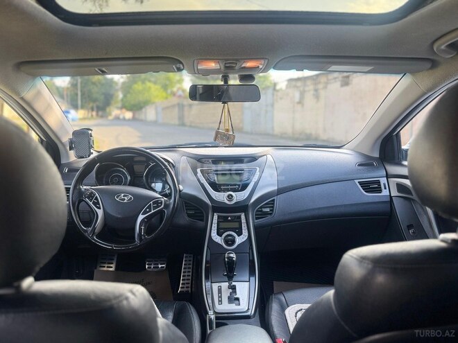 Hyundai Elantra 2011, 185,000 km - 1.8 l - Quba