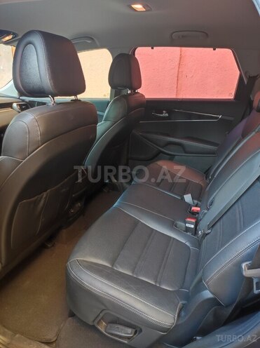 Kia Sorento-12