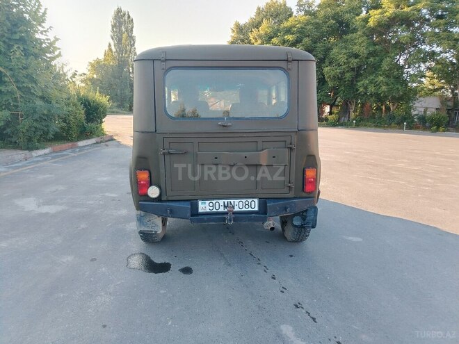 UAZ 469 1979, 256,000 km - 2.4 л - Qax