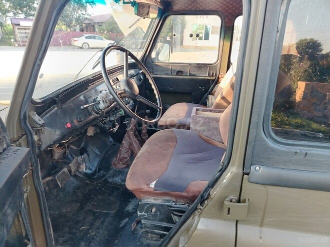 UAZ 469 1979, 256,000 km - 2.4 л - Qax