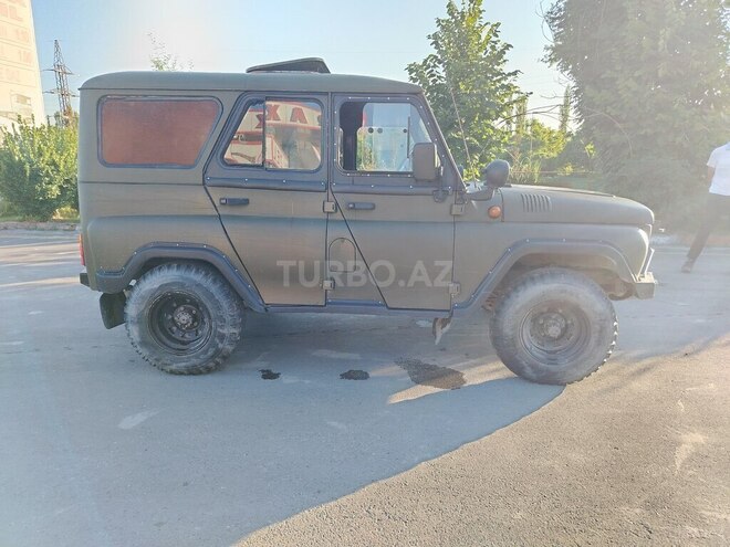 UAZ 469 1979, 256,000 km - 2.4 л - Qax
