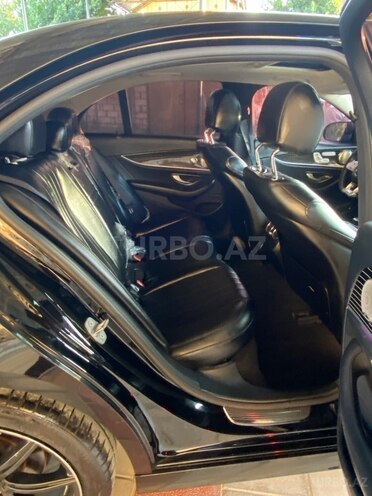 Mercedes E 300 4MATIC 2017, 80,000 km - 2.0 l - Salyan
