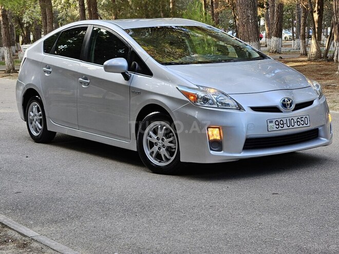 Toyota Prius-4