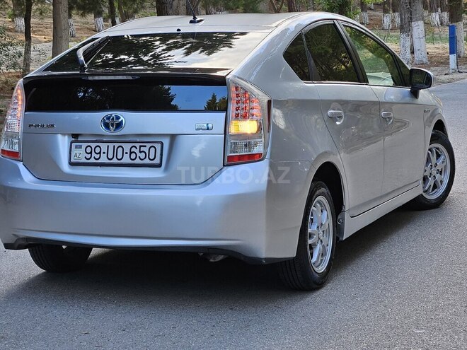 Toyota Prius-10