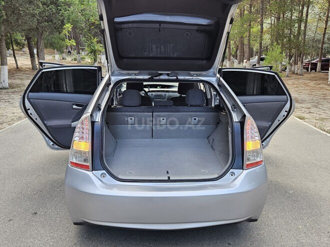 Toyota Prius-19