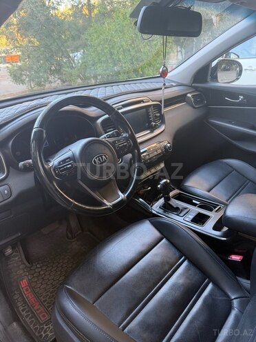Kia Sorento-8