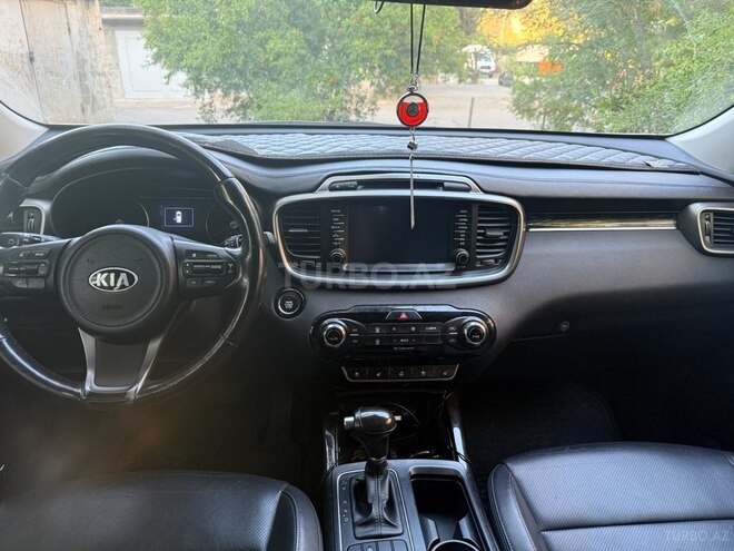 Kia Sorento-9