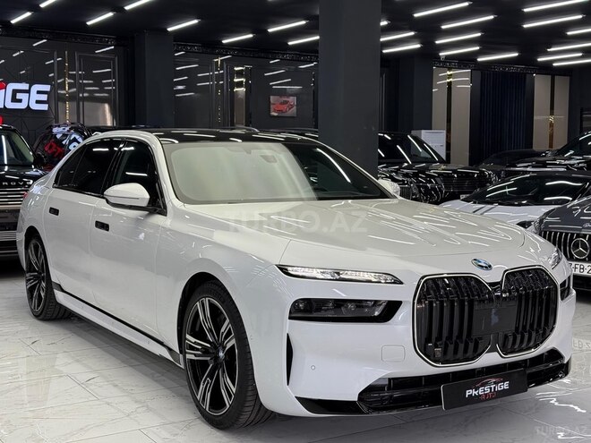 BMW i7-2