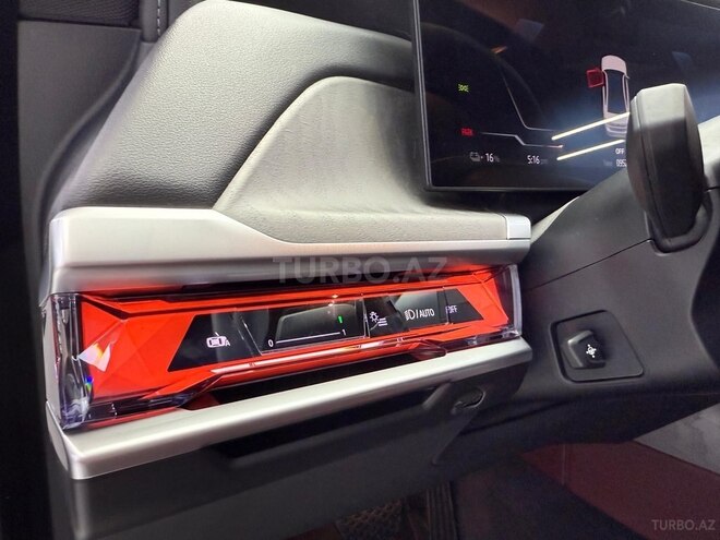 BMW i7-8
