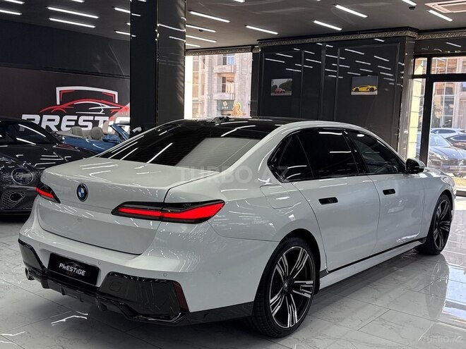 BMW i7-5
