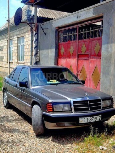 Mercedes 190 1991, 235,000 km - 2.3 l - Şəmkir