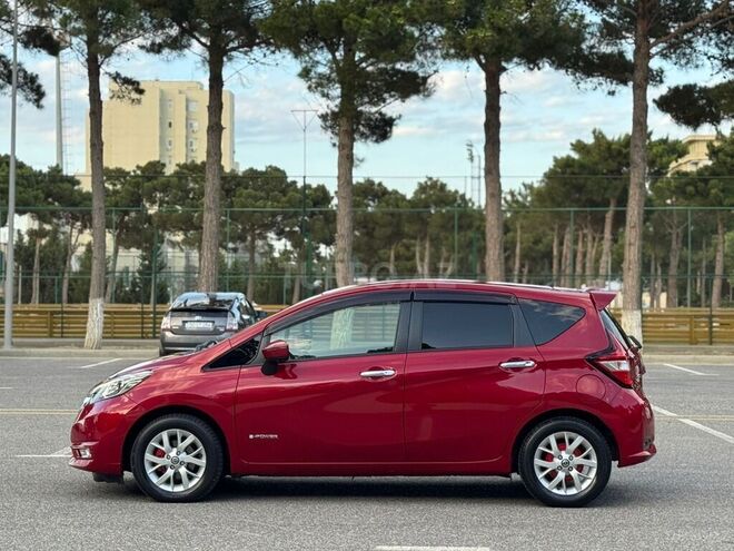 Nissan Note-7