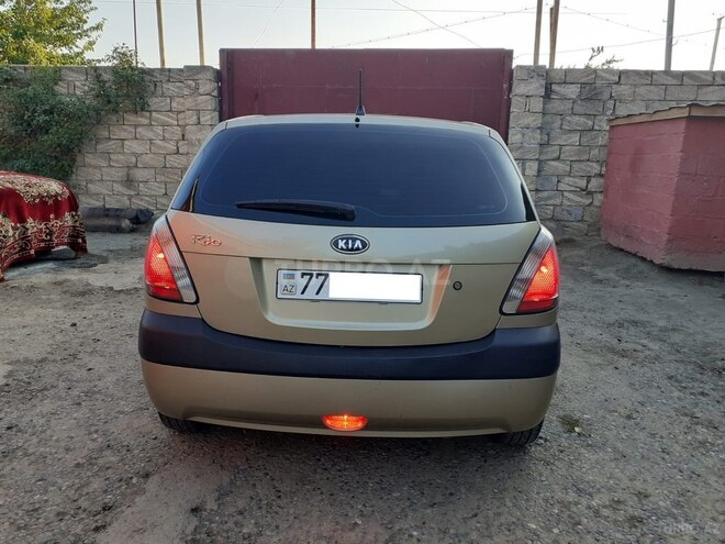 Kia Rio 2005, 230,000 km - 1.4 l - Biləsuvar