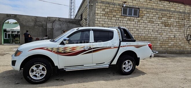 Mitsubishi L200 2008, 260,000 km - 2.5 l - Bakı
