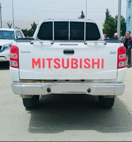 Mitsubishi L200 2019, 307,000 km - 2.4 л - Bakı