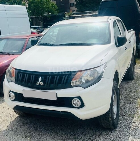 Mitsubishi L200 2019, 307,000 km - 2.4 л - Bakı