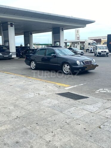 Mercedes E 200 2000, 287,300 km - 2.0 l - Bakı