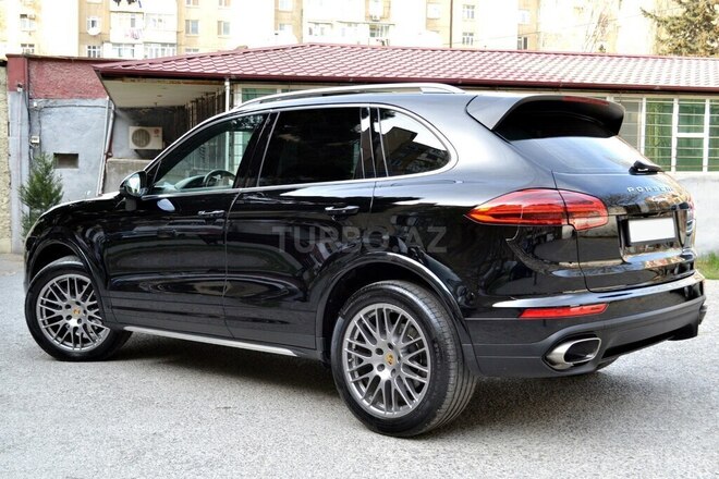 Porsche Cayenne-4