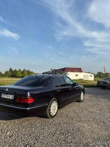 Mercedes E 270 1999, 288,000 km - 2.7 л - İmişli