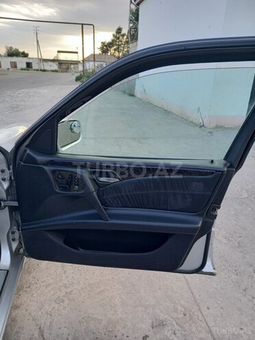 Mercedes E 220 d 2001, 456,000 km - 2.2 l - İmişli