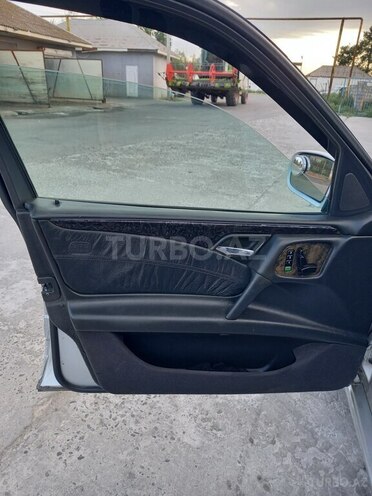 Mercedes E 220 d 2001, 456,000 km - 2.2 l - İmişli