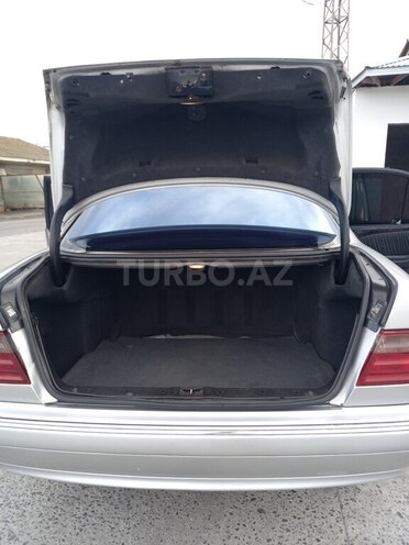 Mercedes E 220 d 2001, 456,000 km - 2.2 l - İmişli