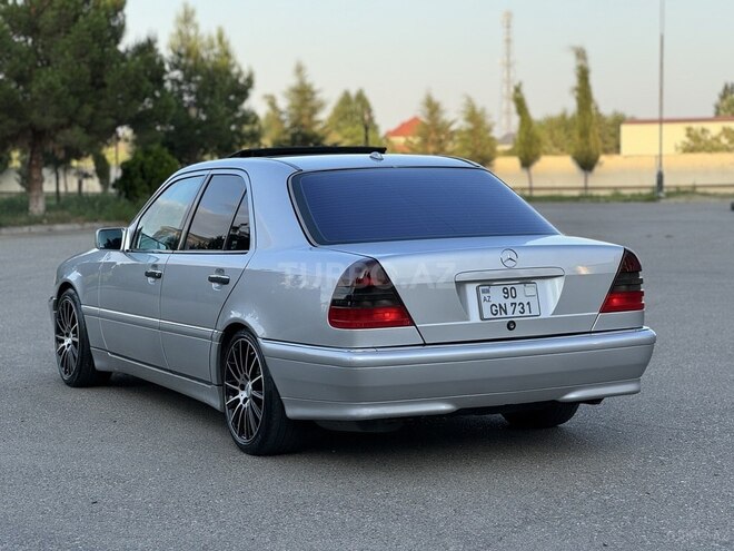 Mercedes C 230 2000, 265,000 km - 2.3 л - Saatlı