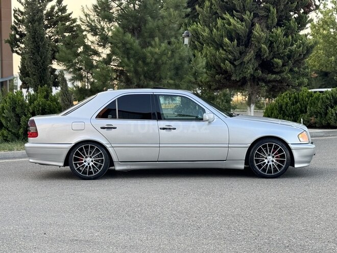 Mercedes C 230 2000, 265,000 km - 2.3 л - Saatlı