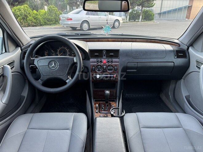 Mercedes C 230 2000, 265,000 km - 2.3 л - Saatlı