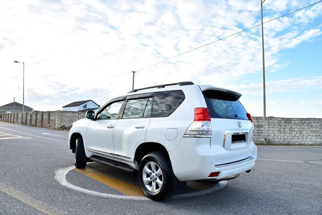Toyota Land Cruiser Prado-3